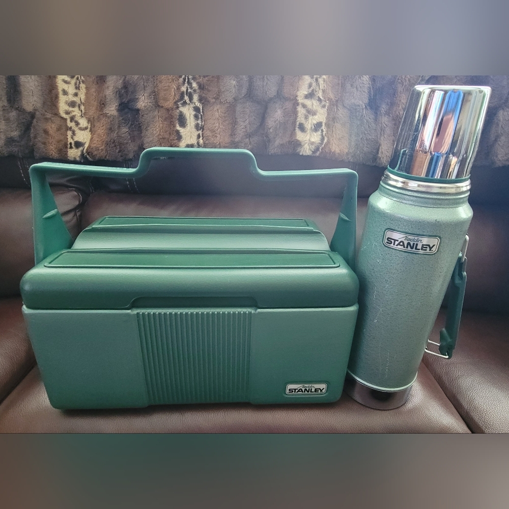 **SOLD**Stanley Green Lunchbox and Thermos Set